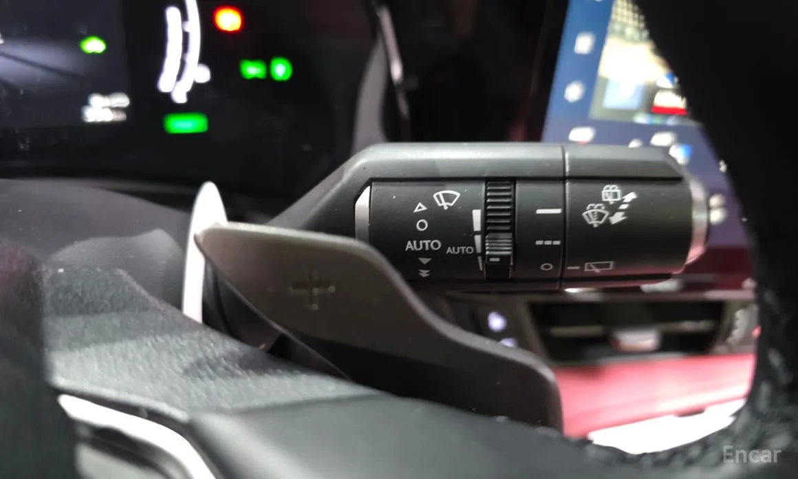 Фото 19 - Lexus NX