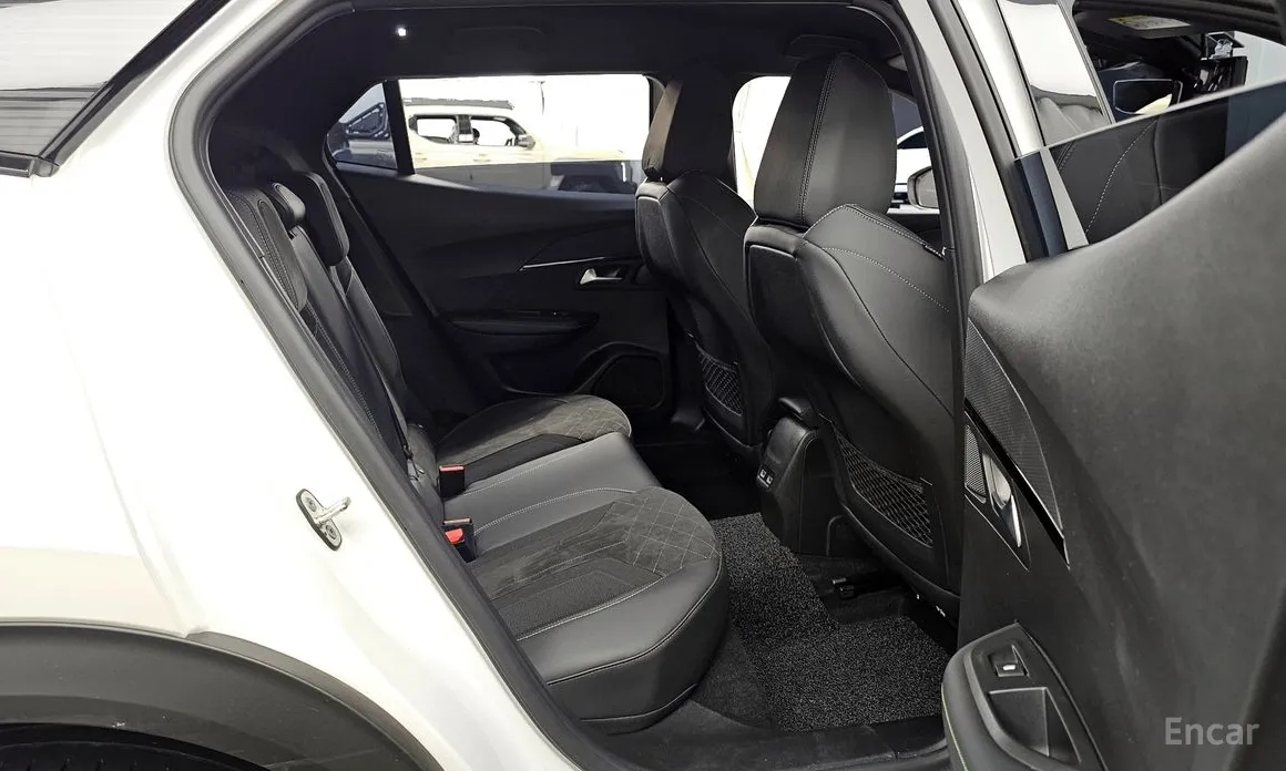 Фото 12 - Peugeot 2008