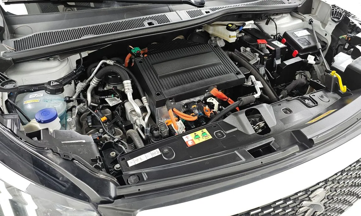 Фото 6 - Peugeot 2008