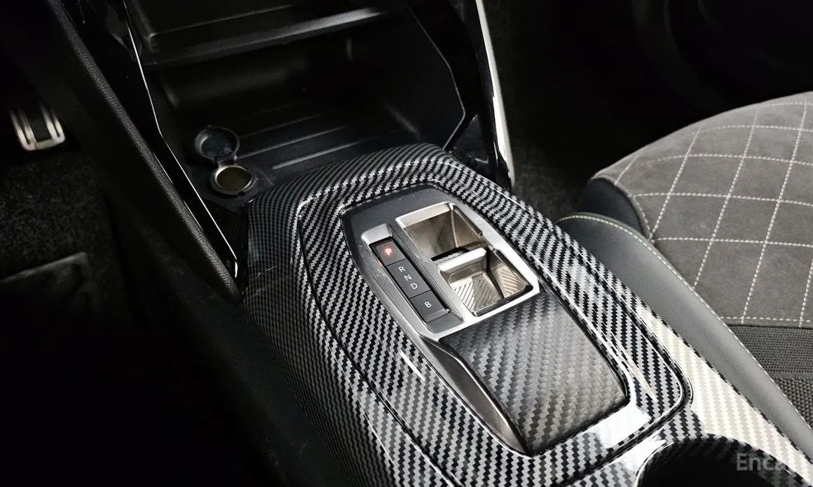 Фото 9 - Peugeot 2008