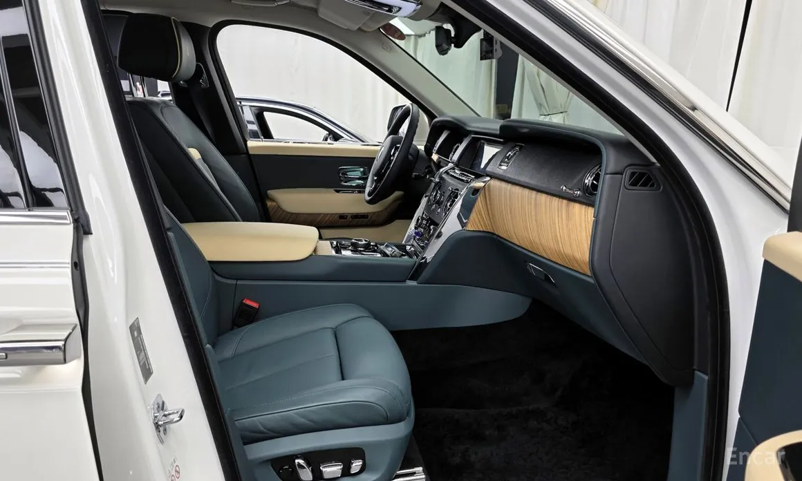 Фото 11 - Rolls-Royce Cullinan