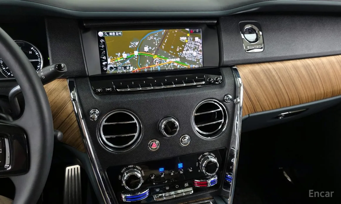 Фото 15 - Rolls-Royce Cullinan