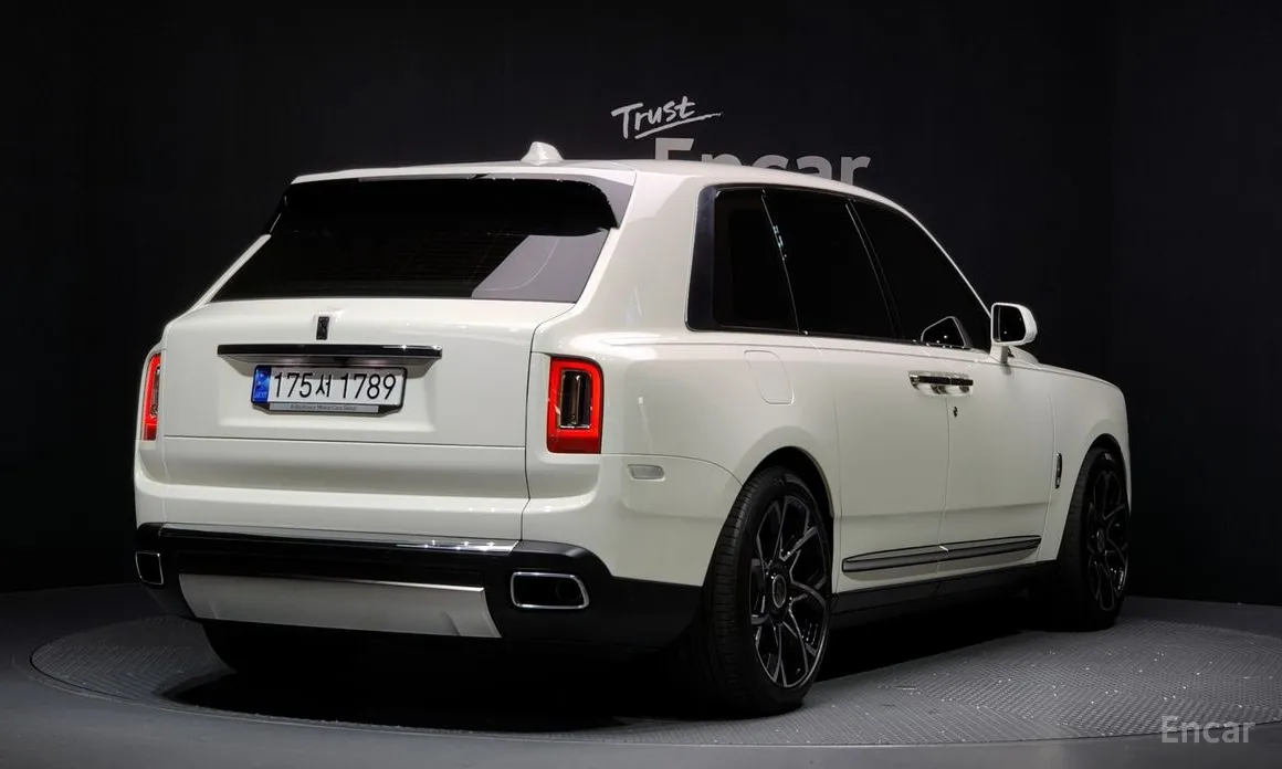 Фото 2 - Rolls-Royce Cullinan