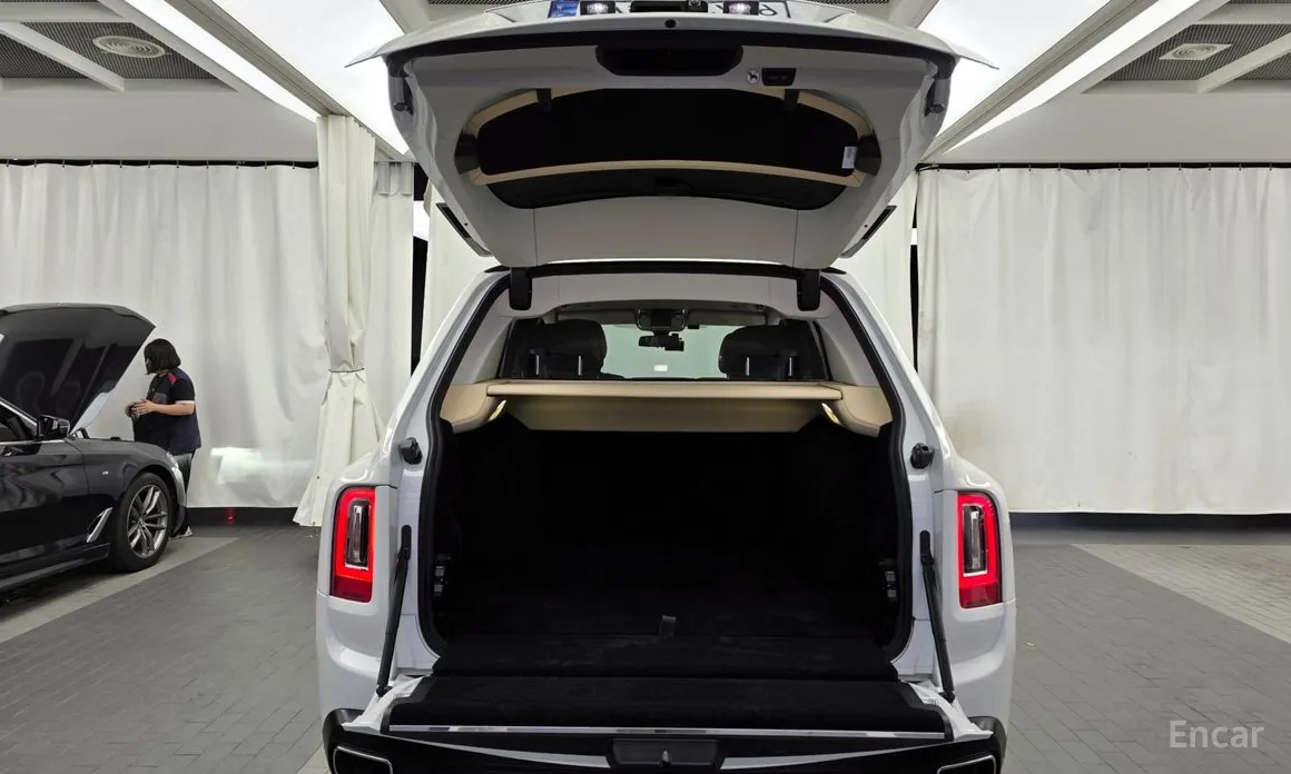 Фото 20 - Rolls-Royce Cullinan