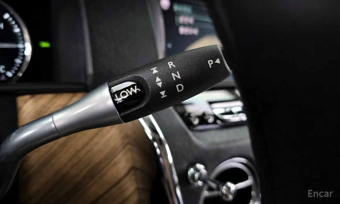 Фото 9 - Rolls-Royce Cullinan