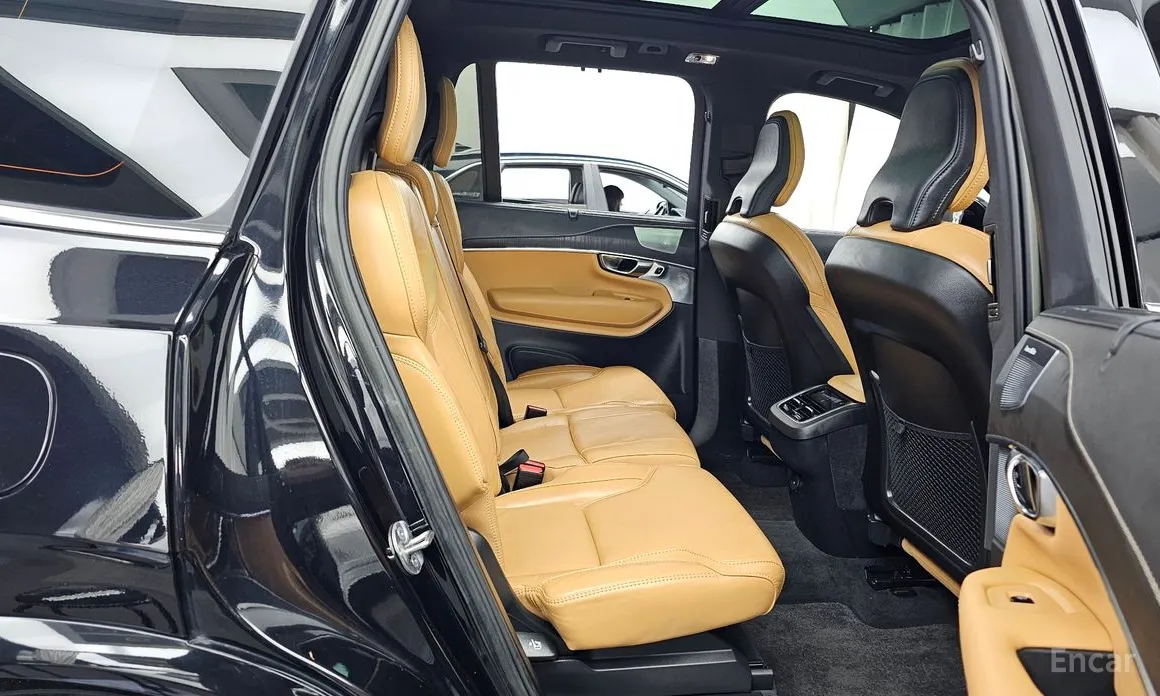 Фото 12 - Volvo XC90