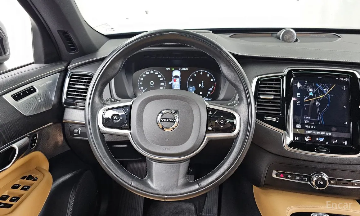 Фото 13 - Volvo XC90