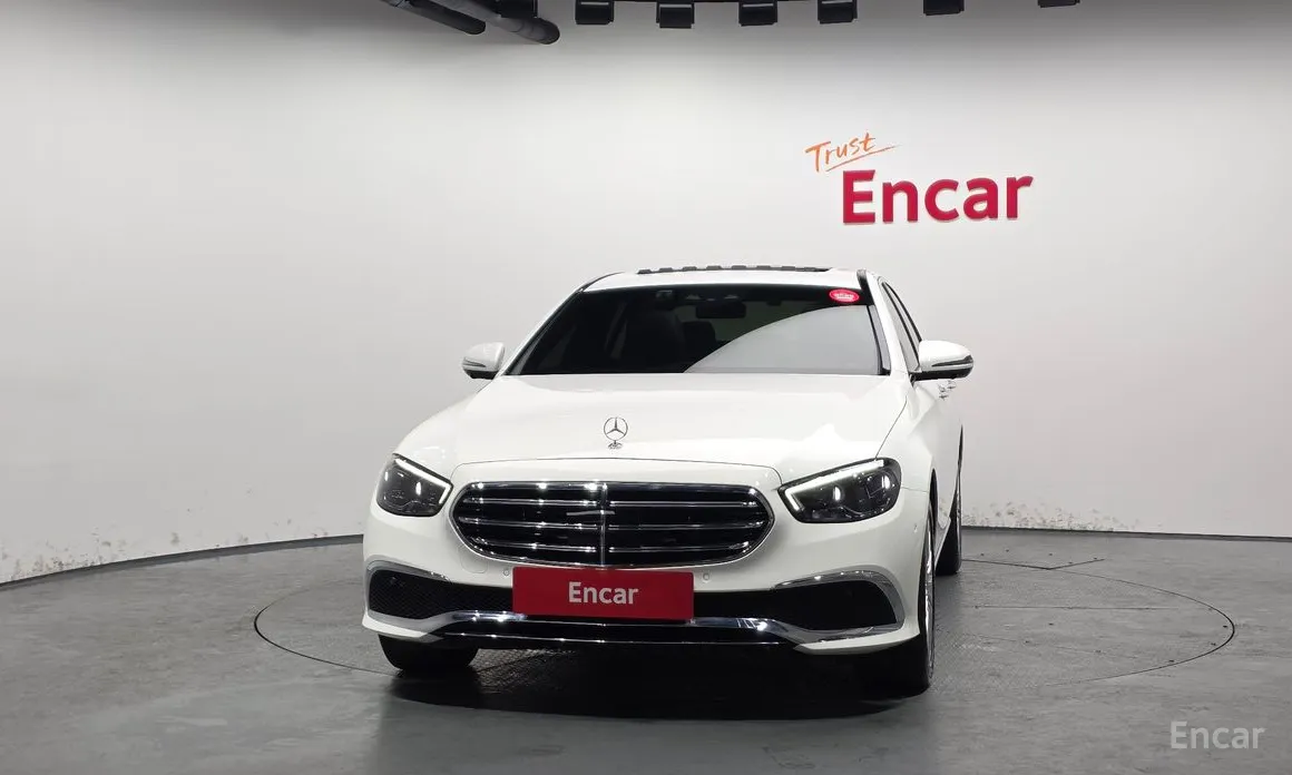 Фото 3 - Mercedes-Benz E-Class