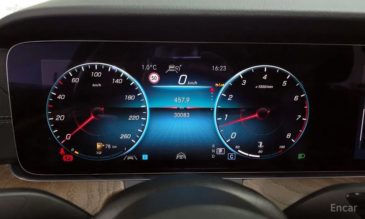 Фото 8 - Mercedes-Benz E-Class