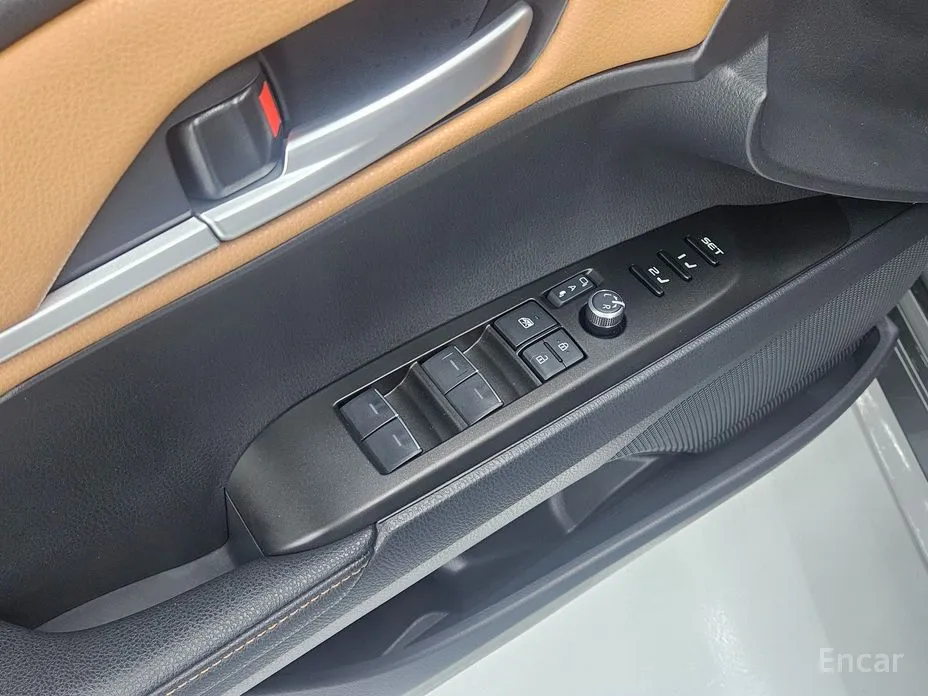 Фото 12 - Toyota Camry