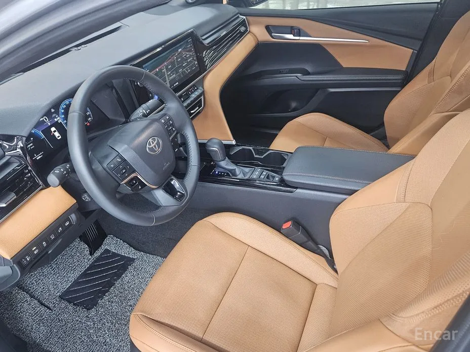 Фото 13 - Toyota Camry