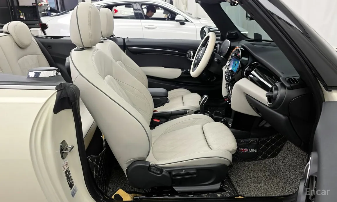 Фото 11 - Mini Cooper Convertible