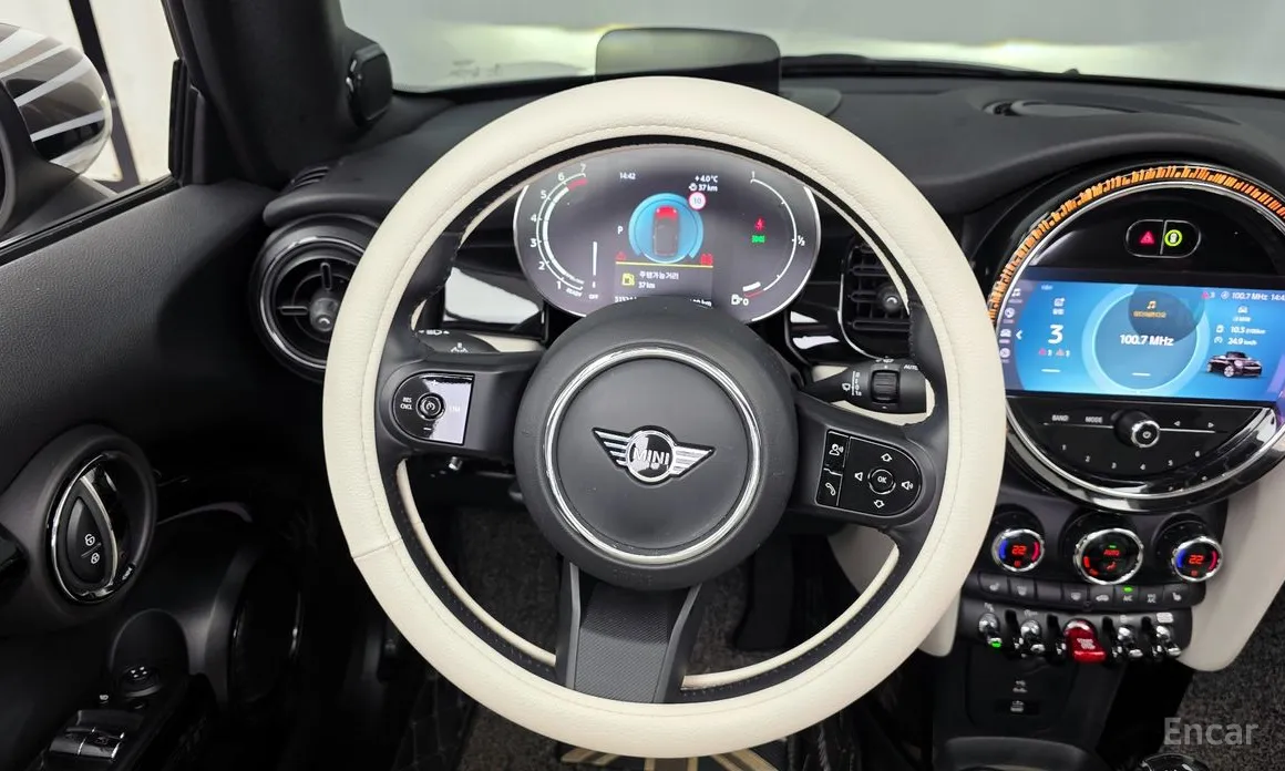 Фото 13 - Mini Cooper Convertible