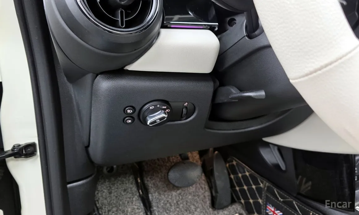 Фото 16 - Mini Cooper Convertible