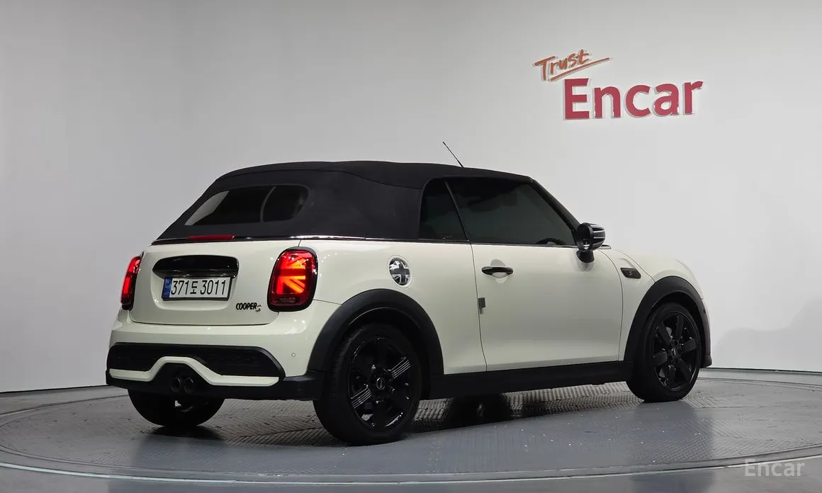 Фото 2 - Mini Cooper Convertible
