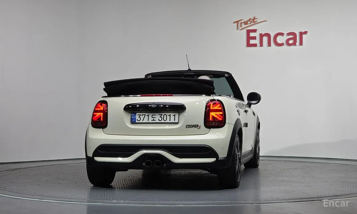 Фото 4 - Mini Cooper Convertible