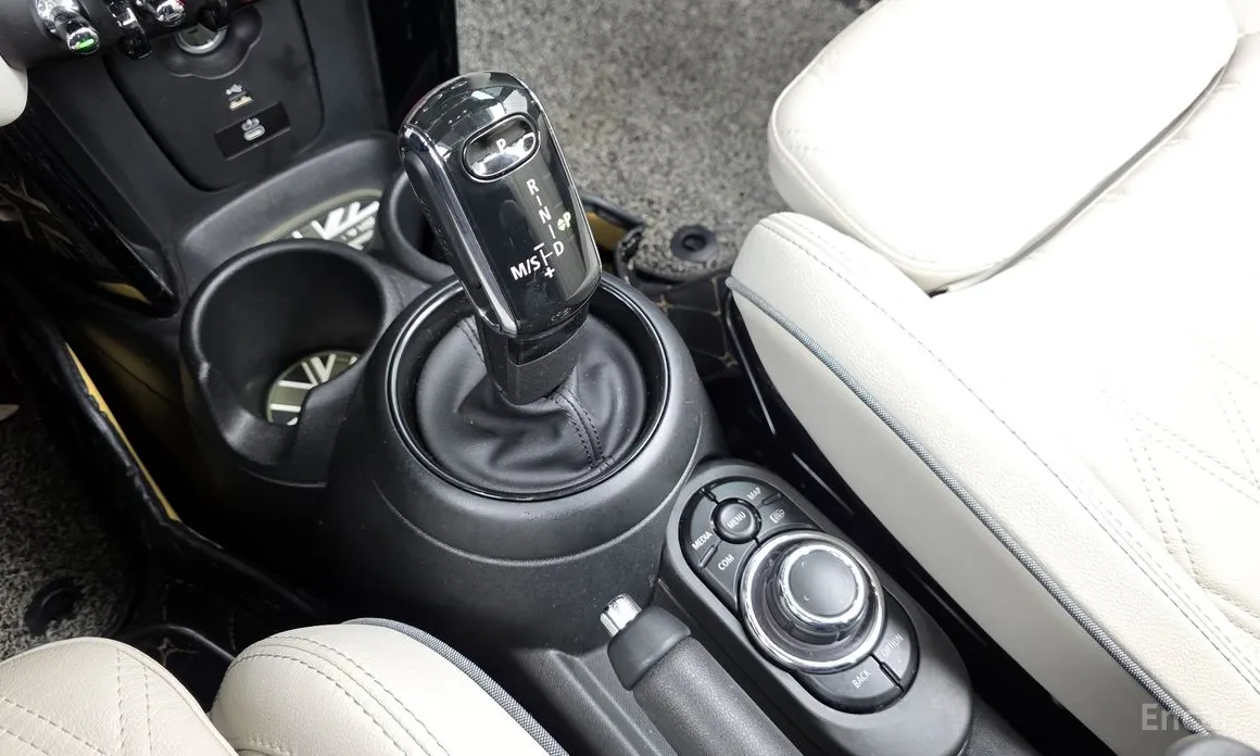 Фото 9 - Mini Cooper Convertible