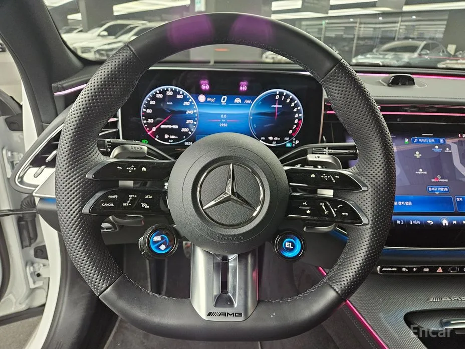 Фото 12 - Mercedes-Benz E-Class