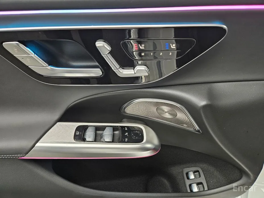 Фото 14 - Mercedes-Benz E-Class