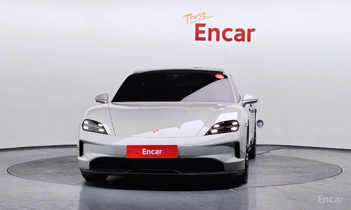 Фото 3 - Porsche Taycan