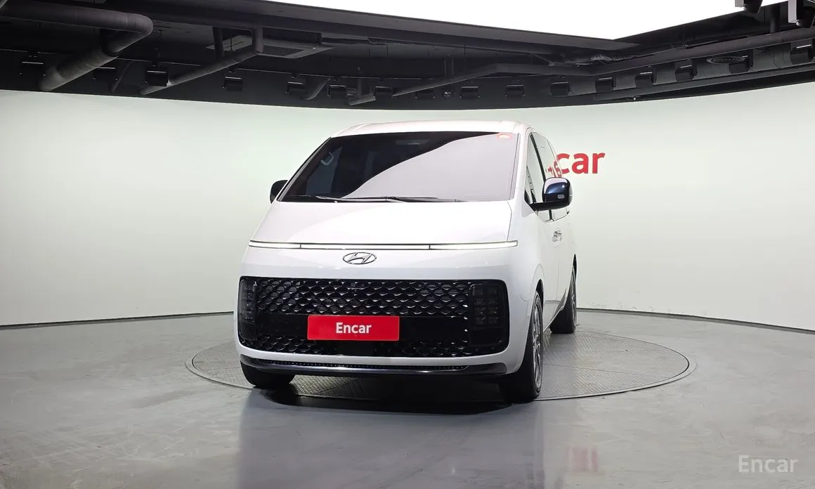 Фото 3 - Hyundai Staria