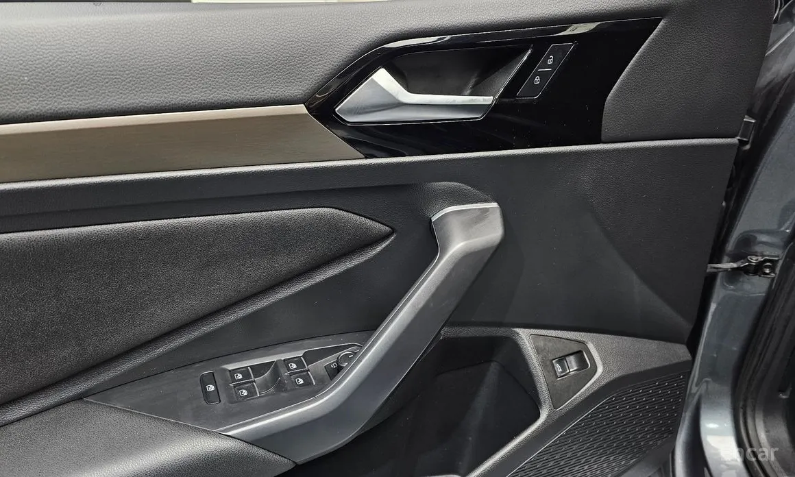 Фото 17 - Volkswagen Jetta