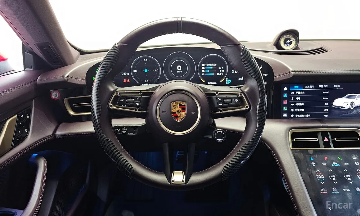 Фото 13 - Porsche Taycan