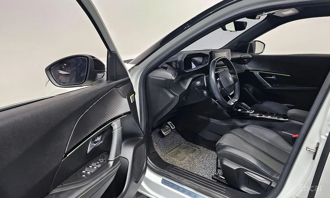 Фото 11 - Peugeot 2008