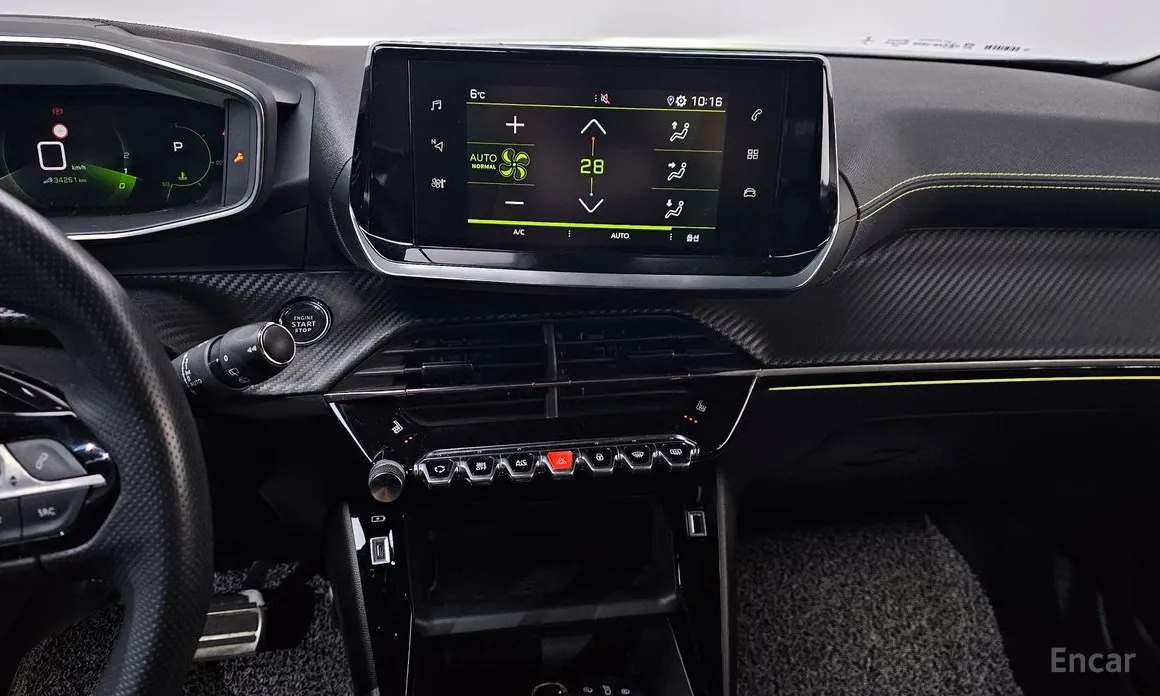 Фото 14 - Peugeot 2008