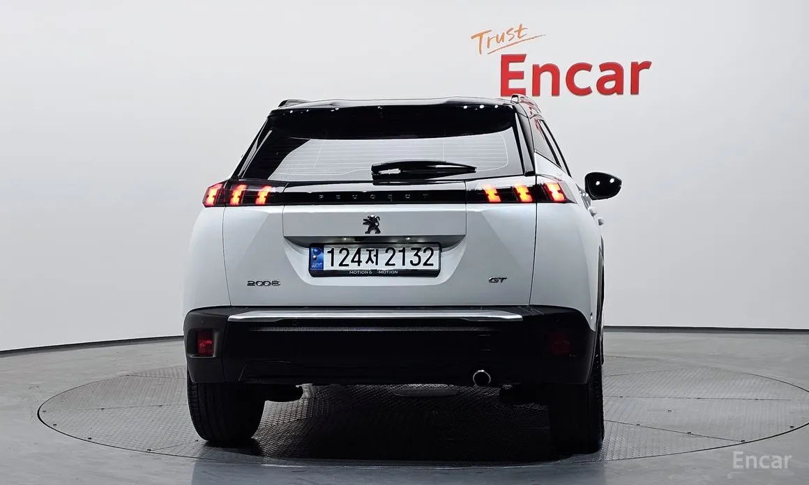 Фото 4 - Peugeot 2008