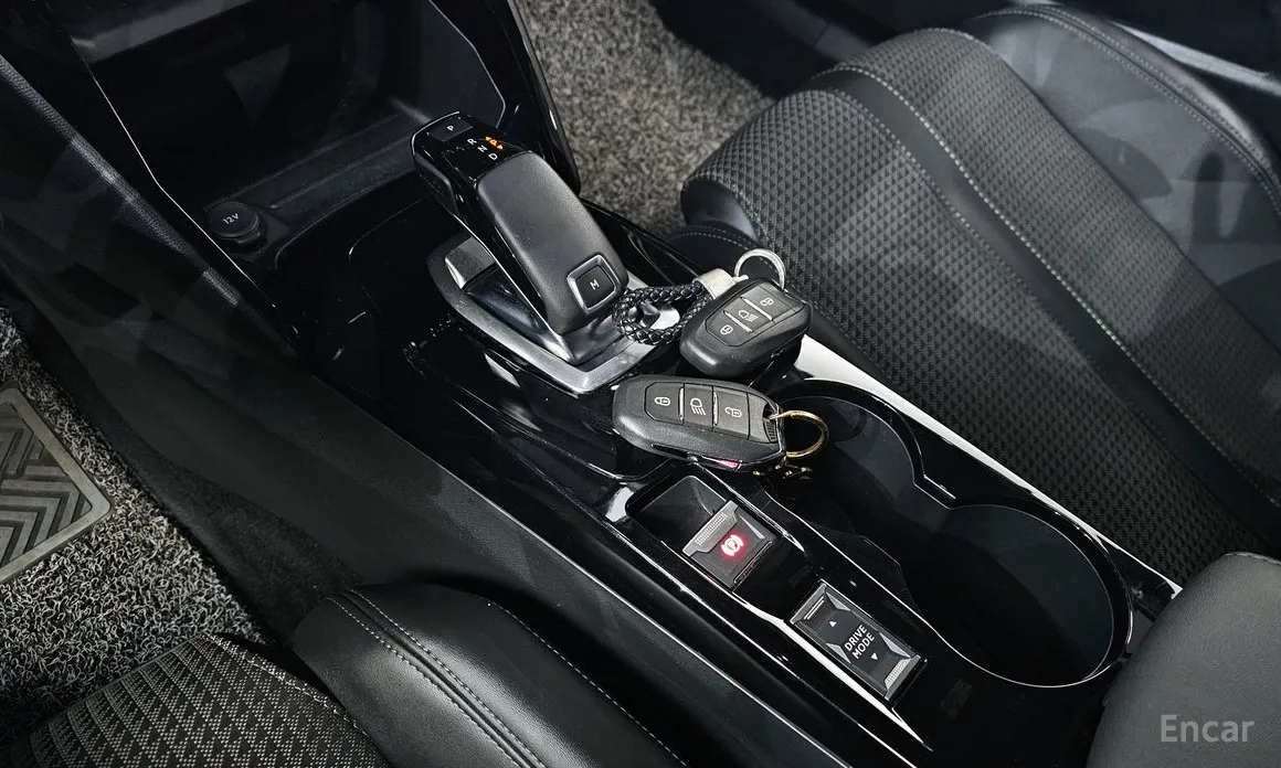 Фото 9 - Peugeot 2008