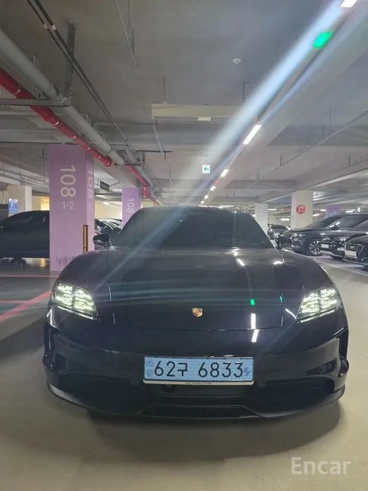 Фото 3 - Porsche Taycan