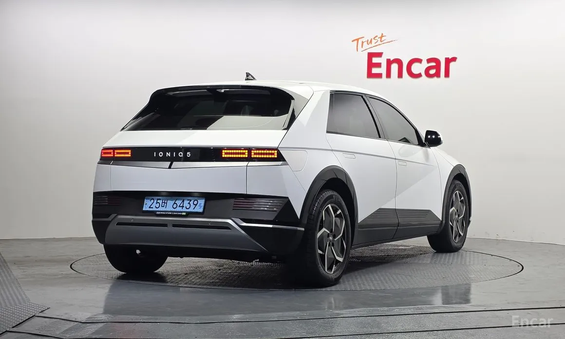 Фото 2 - Hyundai Ioniq 5