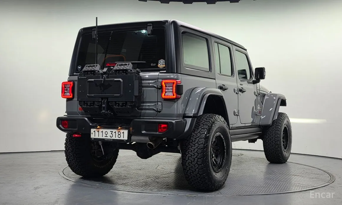 Фото 2 - Jeep Wrangler