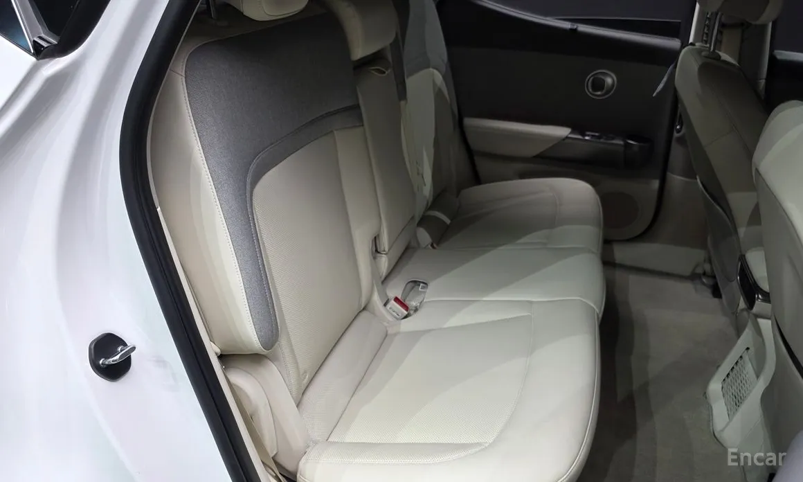 Фото 12 - Genesis GV60