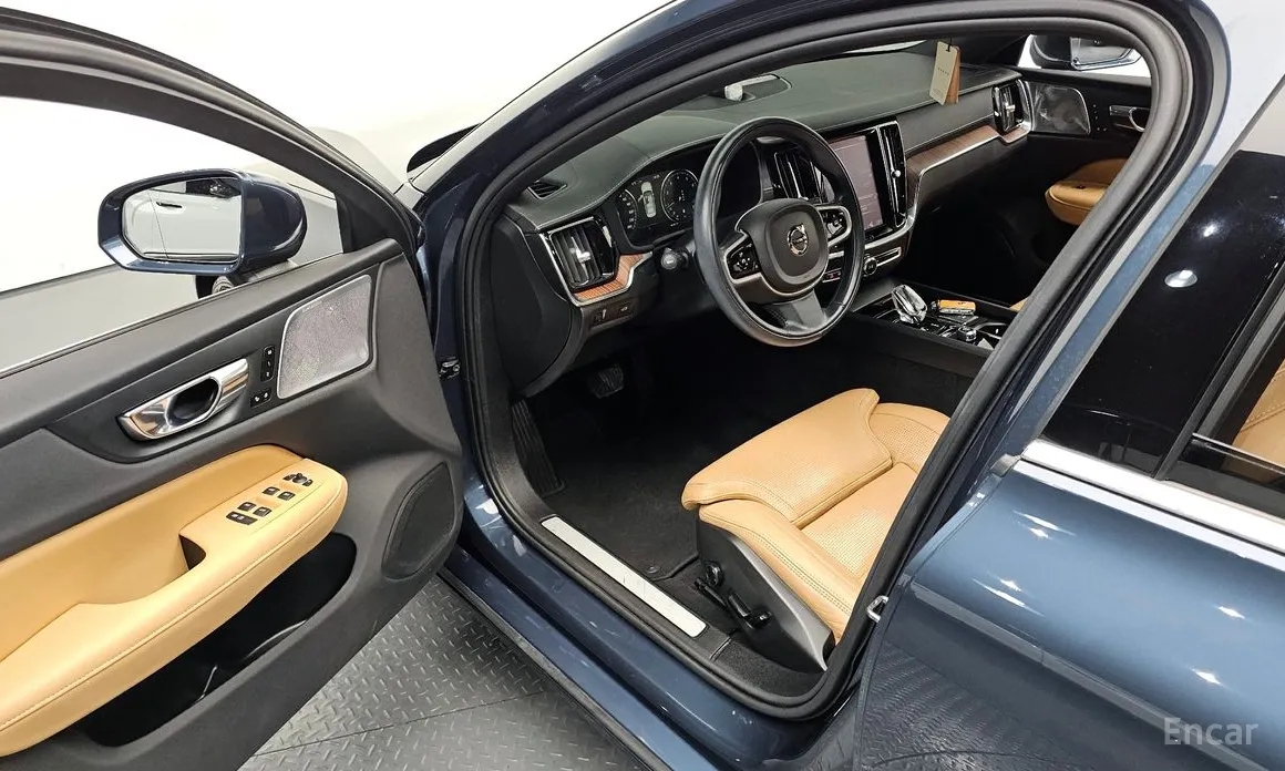 Фото 11 - Volvo S60