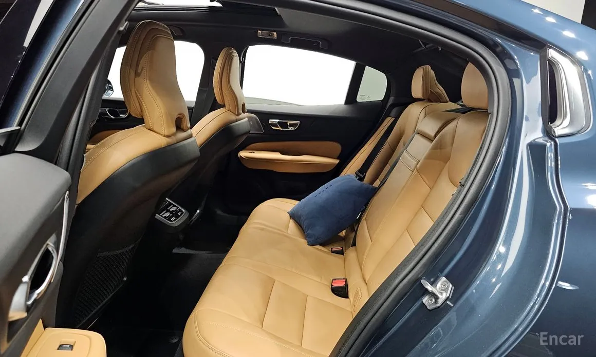 Фото 12 - Volvo S60