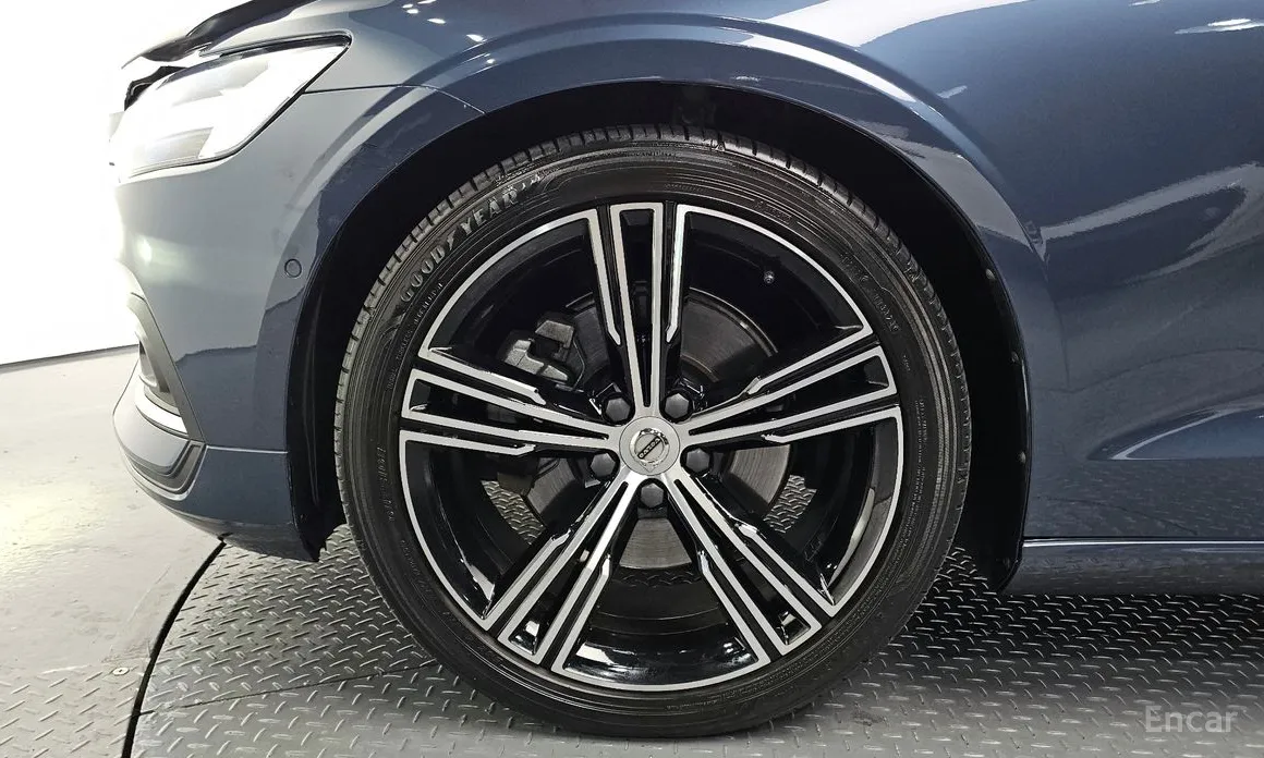 Фото 5 - Volvo S60