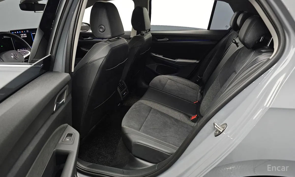 Фото 12 - Volkswagen Golf