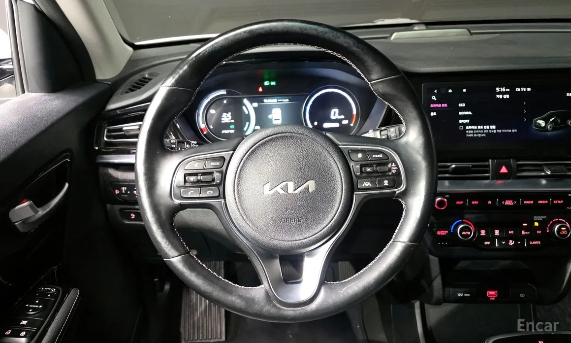 Фото 13 - Kia Niro