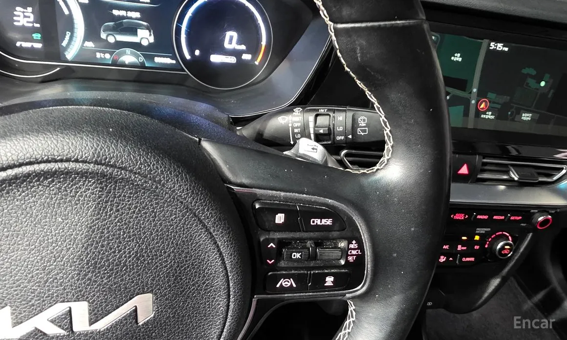 Фото 17 - Kia Niro