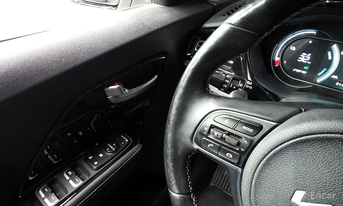 Фото 18 - Kia Niro