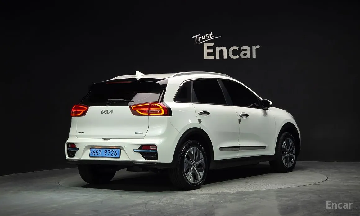 Фото 2 - Kia Niro