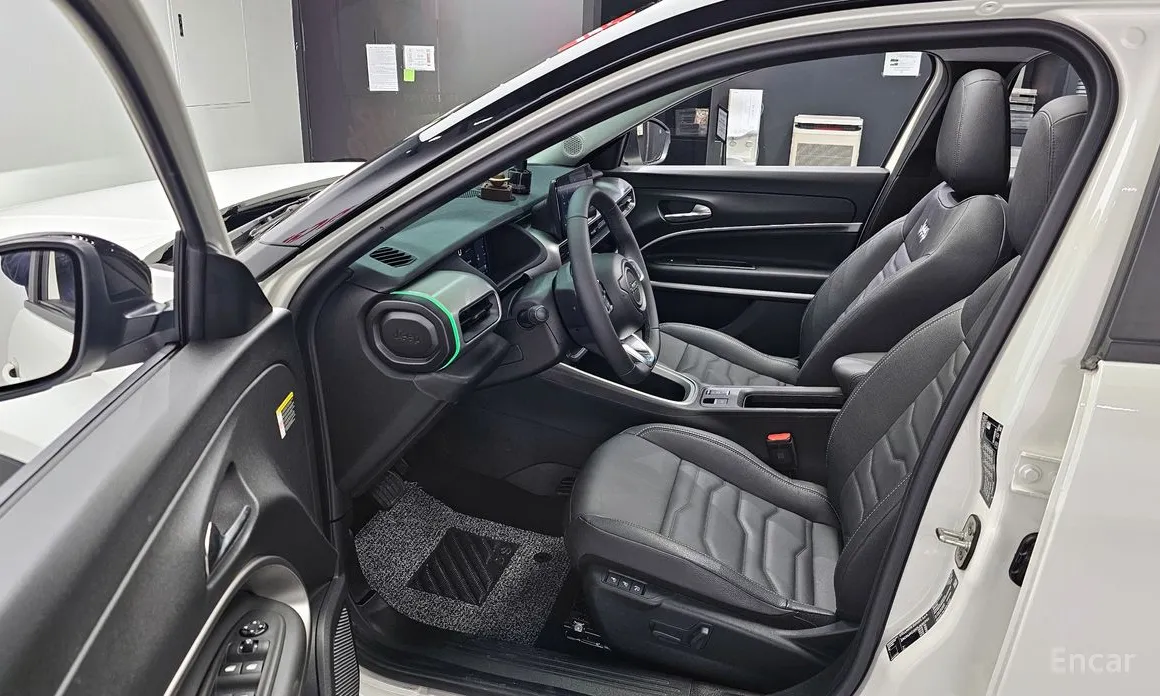 Фото 10 - Jeep Avenger