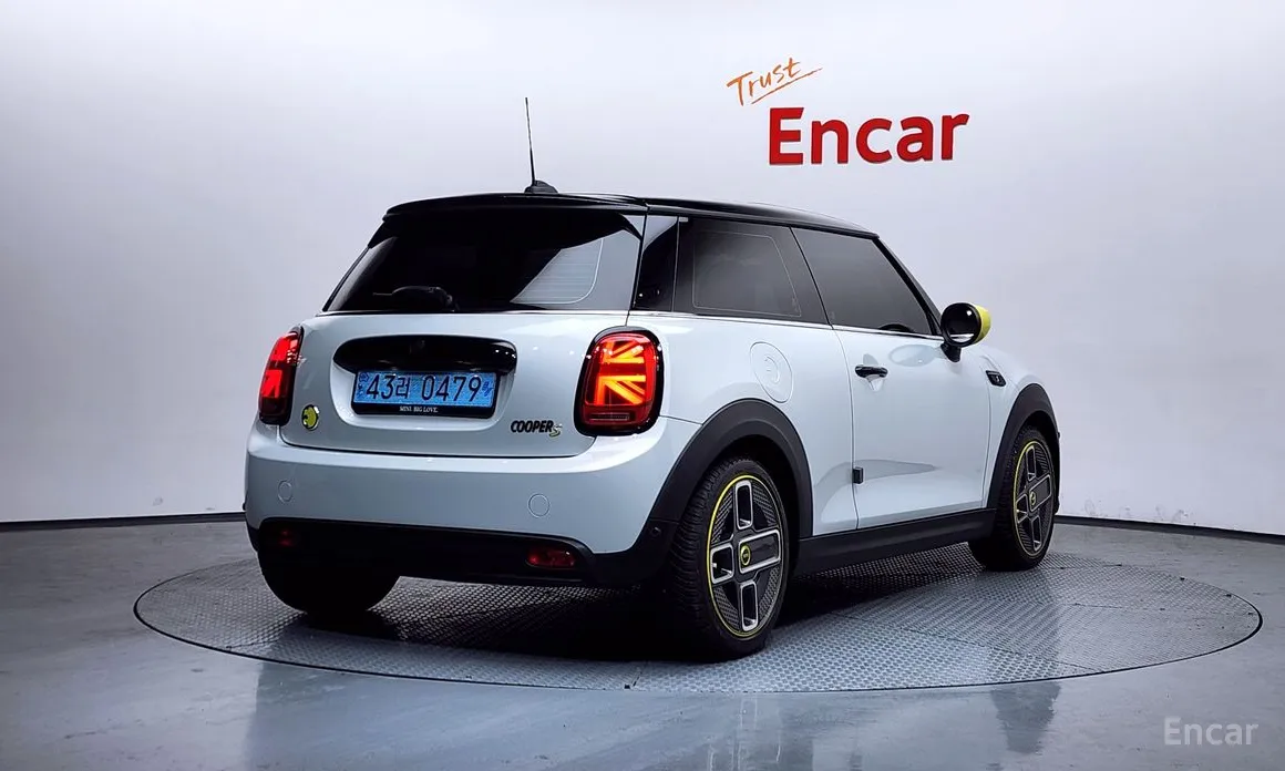 Фото 2 - Mini Cooper