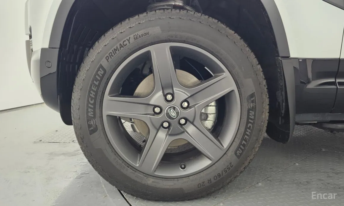 Фото 9 - Land Rover Defender