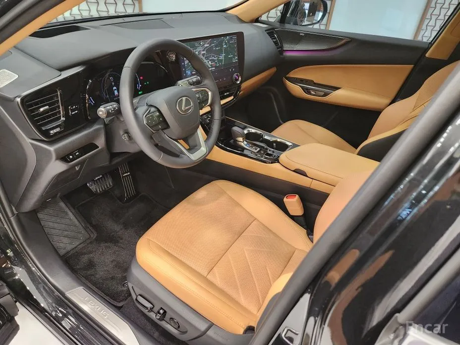 Фото 10 - Lexus NX