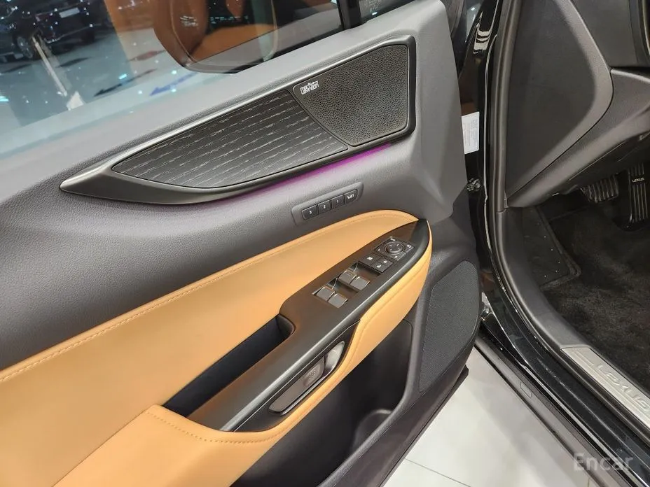 Фото 11 - Lexus NX