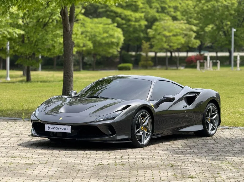 Фото 1 - Ferrari F8