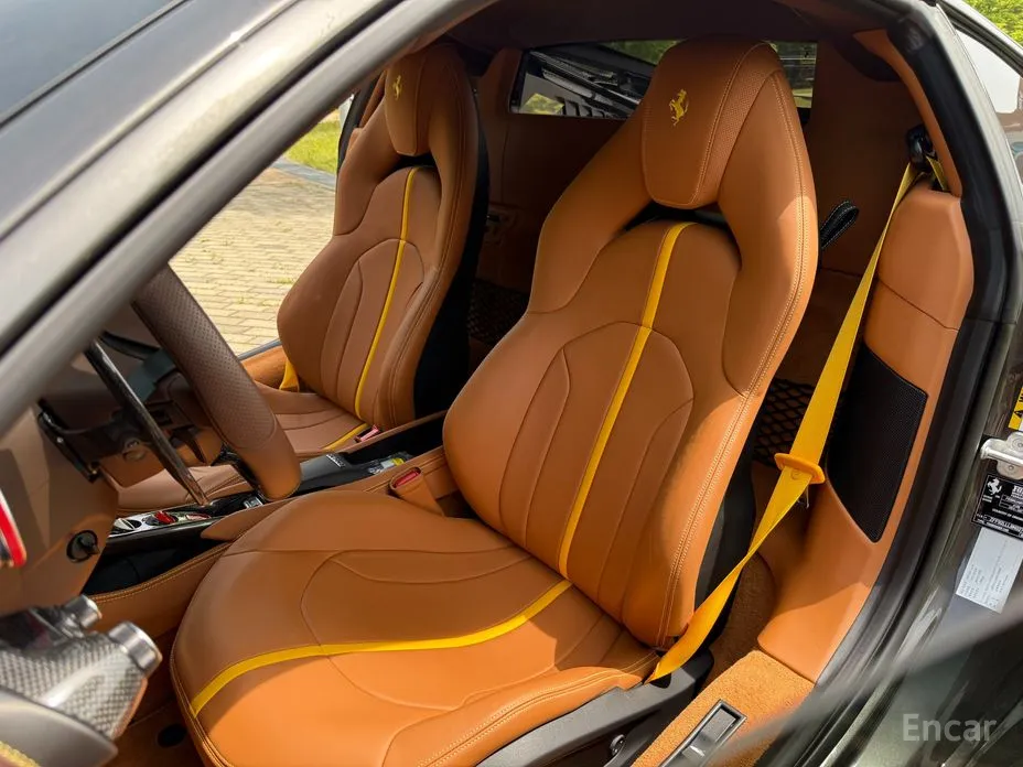 Фото 10 - Ferrari F8